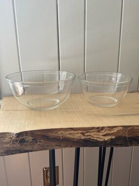 JUST IN Set of 2 Pyrex Clear Glass Mixing Bowls 6 & 10 Cups Baking Cooking Meals